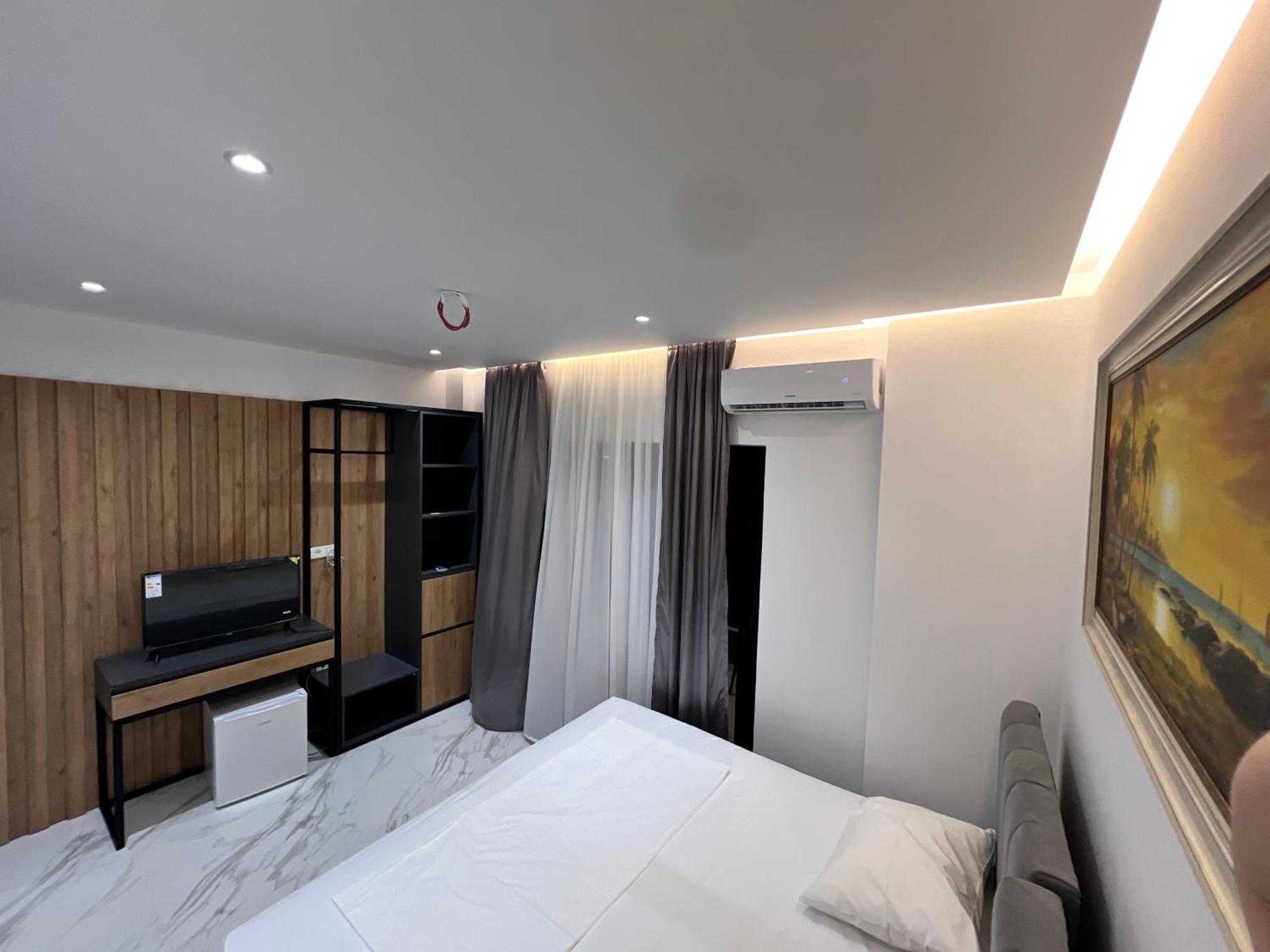 Lezet Hotel Sarandë Eksteriør bilde