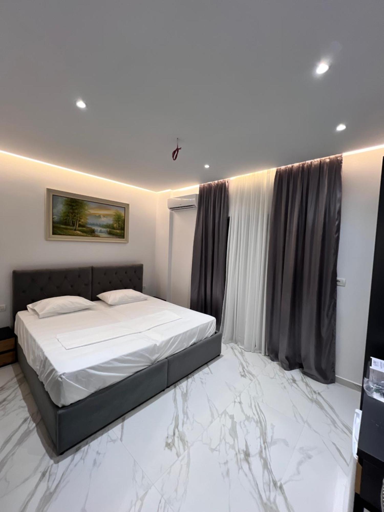 Lezet Hotel Sarandë Eksteriør bilde