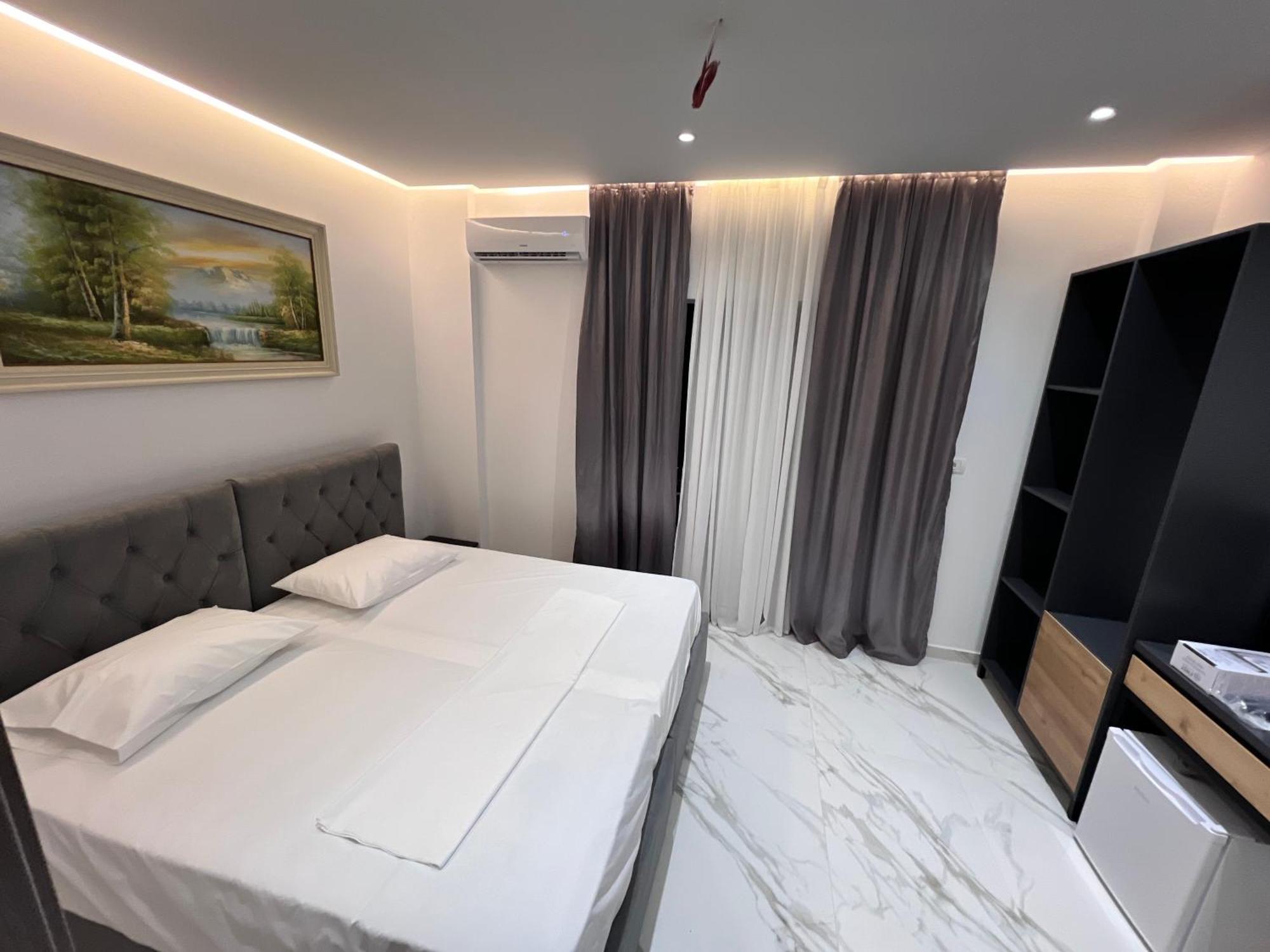 Lezet Hotel Sarandë Eksteriør bilde
